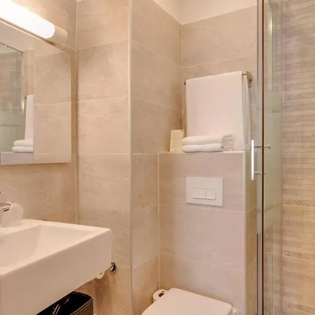 Select Hotel 2*