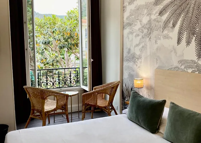 セレクト 2* ボーリュ・シュル・ メール