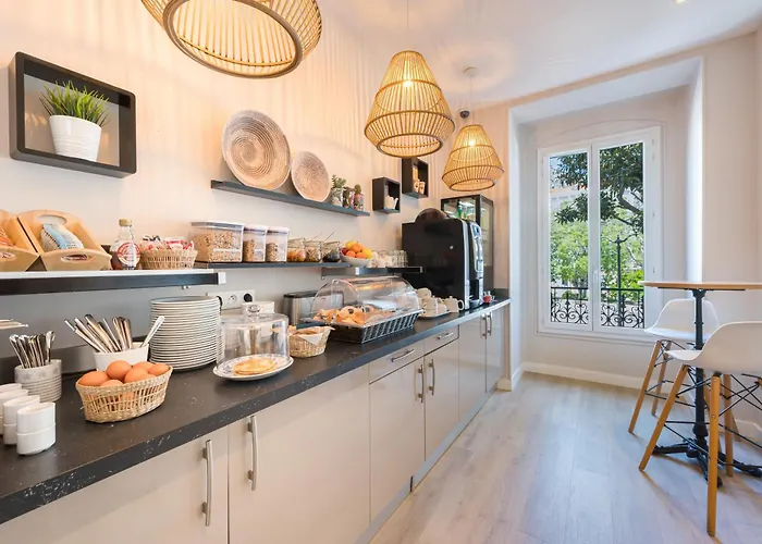 セレクト 2* ボーリュ・シュル・ メール